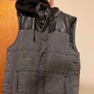 Guess vest with detachable hood.